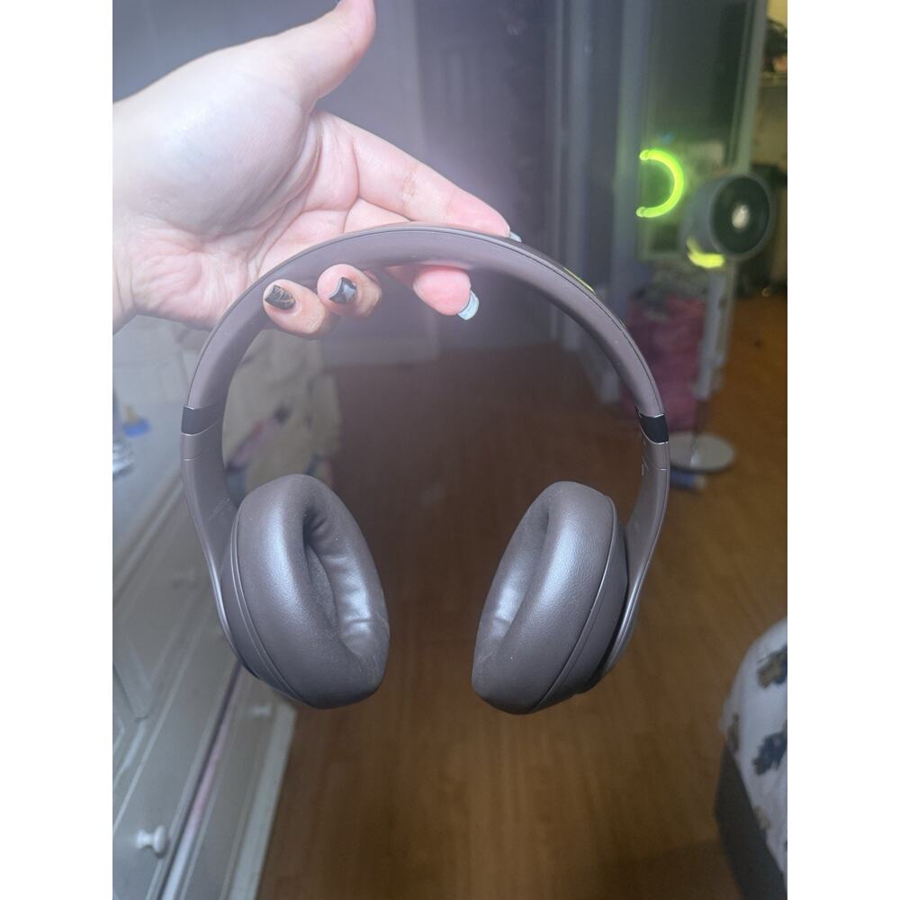 Beats Studio Pro Wireless Noise Cancelling Headphones – Deep Brown
